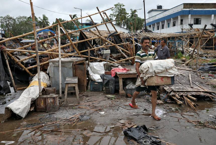 Passagem do ciclone pela Índia e Bangladesh provoca pelo menos 106