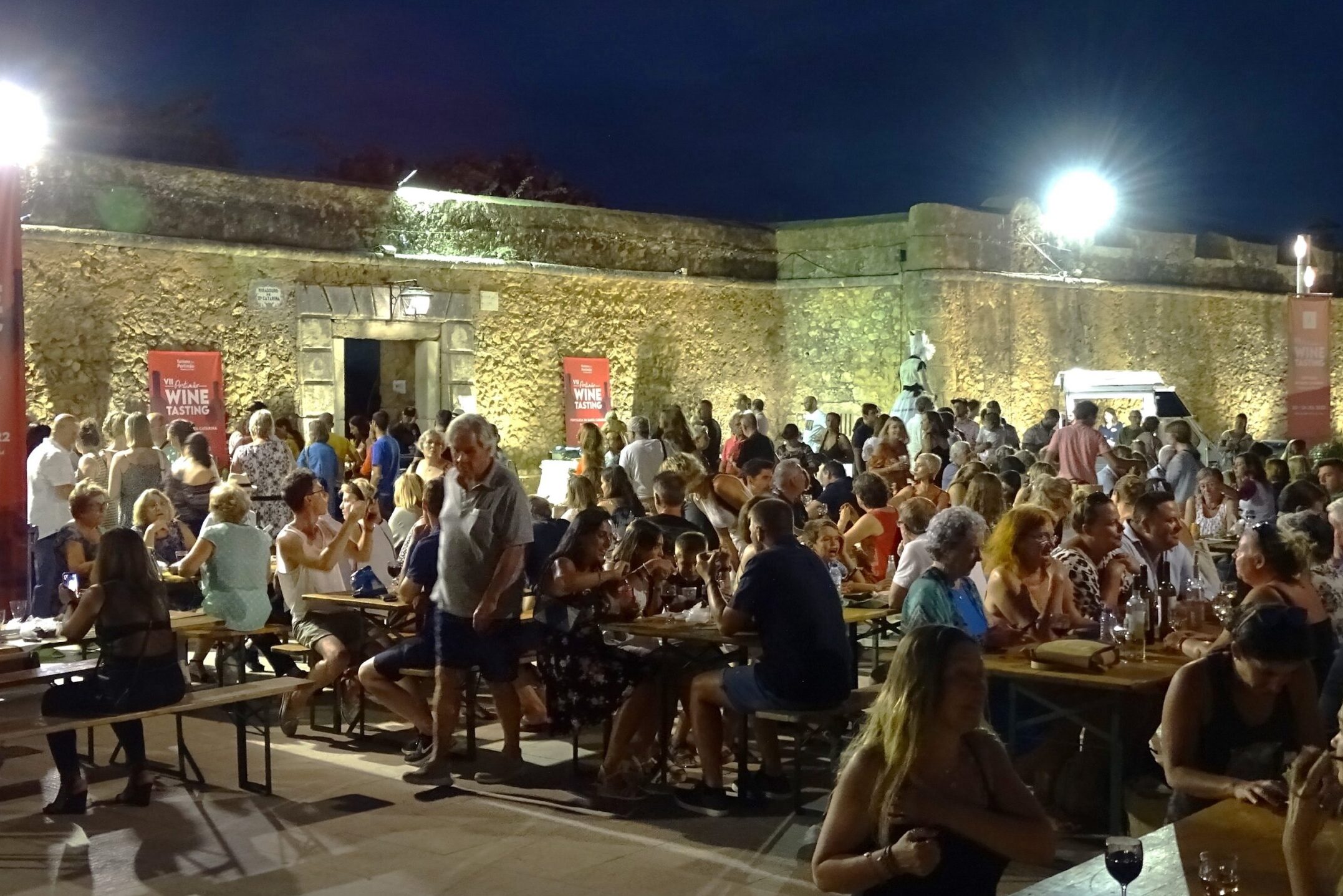 Durante Dias Pode Provar Alguns Dos Melhores Vinhos De Portim O Na