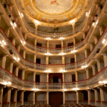Teatro Lethes: “Uma peça mal contada” | Por Emílio C. Coroa