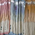 Espanhóis alertam quem tem notas de 500 euros: fazer isto no banco pode chamar a atenção do Fisco