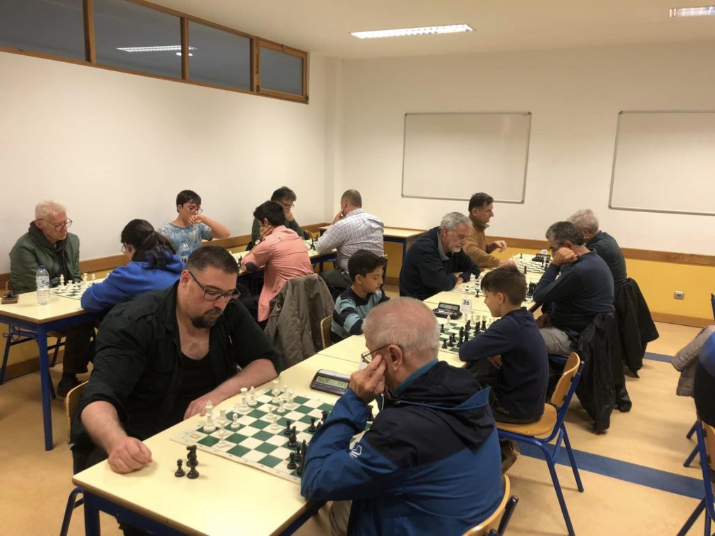 Torneio Profissional Chess Clock Master Com Xadrez