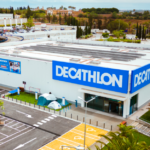 Decathlon lança capa de chuva compacta e prática por menos de 10€