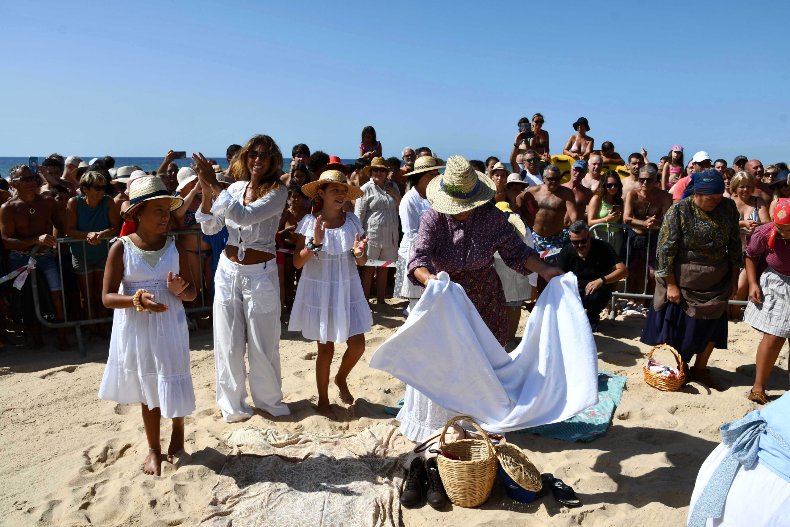 Praia Da Manta Rota Prepara se Para Um Banho Santo Que Afaste Todos Os 