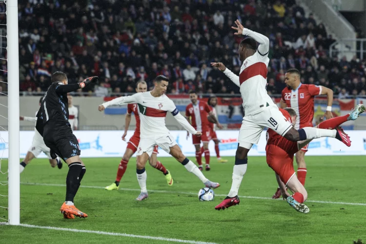 Portugal vence Luxemburgo com reviravolta após susto inicial