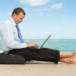 Pode o trabalhador exercer outra atividade remunerada nas férias? Saiba o que diz a lei