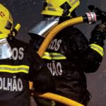 Incêndio consome armazém com material de construção civil em Olhão
