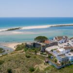 Espanhóis rendem-se a esta pequena localidade do Algarve: dizem que aqui está a região “reduzida ao essencial”