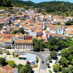 “Foi como voltar atrás no tempo”: britânica trocou o Reino Unido por esta vila algarvia nos anos 80 e comprou a quinta onde ainda hoje vive