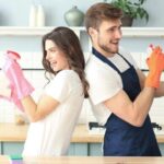Estas são as oito tarefas de limpeza de casa que profissionais aconselham que as deixe de fazer