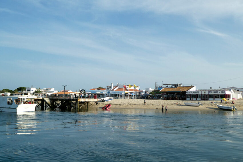 Cais da ilha da Armona.