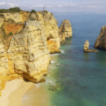 Estas são as praias com as águas mais azuis e duas ficam no Algarve