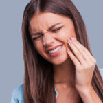 Sabe o que é a sensibilidade dentária? Aprenda como prevenir e tratar