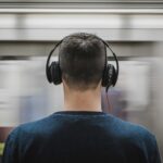 Novo estudo adverte para o uso excessivo de auscultadores com cancelamento de ruído