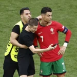 Invasões dos adeptos à procura de Ronaldo preocupam Martínez