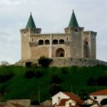 Este é um dos castelos mais bonitos de Portugal e poucos o conhecem