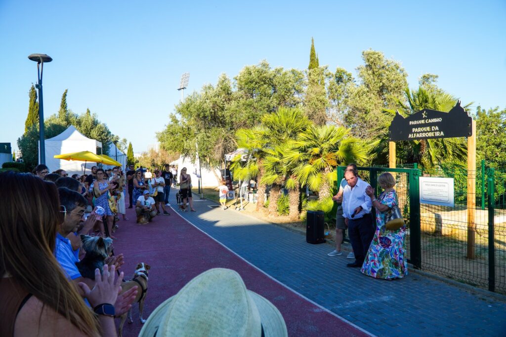 Esta imagem tem um texto alternativo em branco, o nome da imagem é Inauguracao-Parque-Canino-de-Albufeira-11-1024x683.jpg