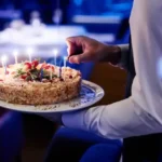 Restaurantes podem cobrar taxa por bolo de aniversário levado de casa? Veja o que diz a lei