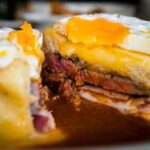 Francesinha, a história e a receita do melhor petisco do Porto