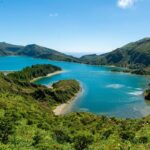 Esta lagoa fica numa ilha portuguesa e é caldeira de um vulcão com mais de 300 mil anos