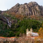 Este santuário fica em Portugal e encanta pela impressionante cascata e paisagem natural rodeante