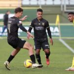 ‘Bis’ de Roberto dá vitória ao líder Tondela na receção ao Portimonense