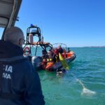 Quatro araquedistas resgatados após queda no mar em Portimão