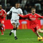 Benfica dá a volta ao Farense em seis minutos e segue na Taça