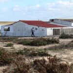 Moradores da Praia de Faro não querem abandonar as casas