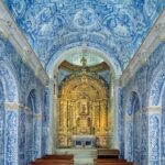 Esta igreja do século XVIII de estilo barroco é um tesouro de azulejos e fica no Algarve