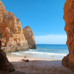 Esta praia de águas cristalinas é um paraíso escondido no Algarve