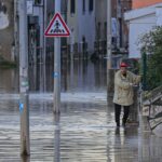 Faltou ao trabalho por causa do temporal? Descubra se a falta é justificada (e se recebe)