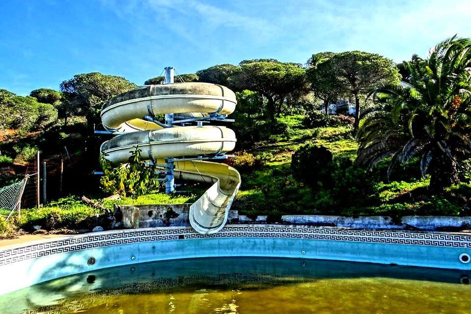 Farewell to Slides: Algarve's First Water Park Closed for 30 Years Set for Transformation