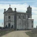 Esta igreja portuguesa ‘parece’ abandonada mas abre uma vez por ano para celebrar tradição