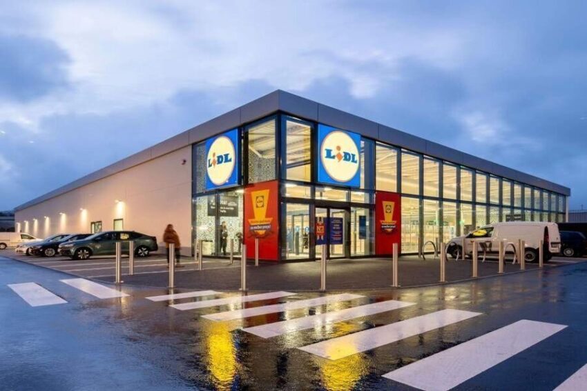Entrada supermercado Lidl. Crédito: Freepik
