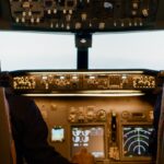 Este avião voou 10 minutos sem qualquer piloto no comando e o motivo é tudo menos ‘caricato’