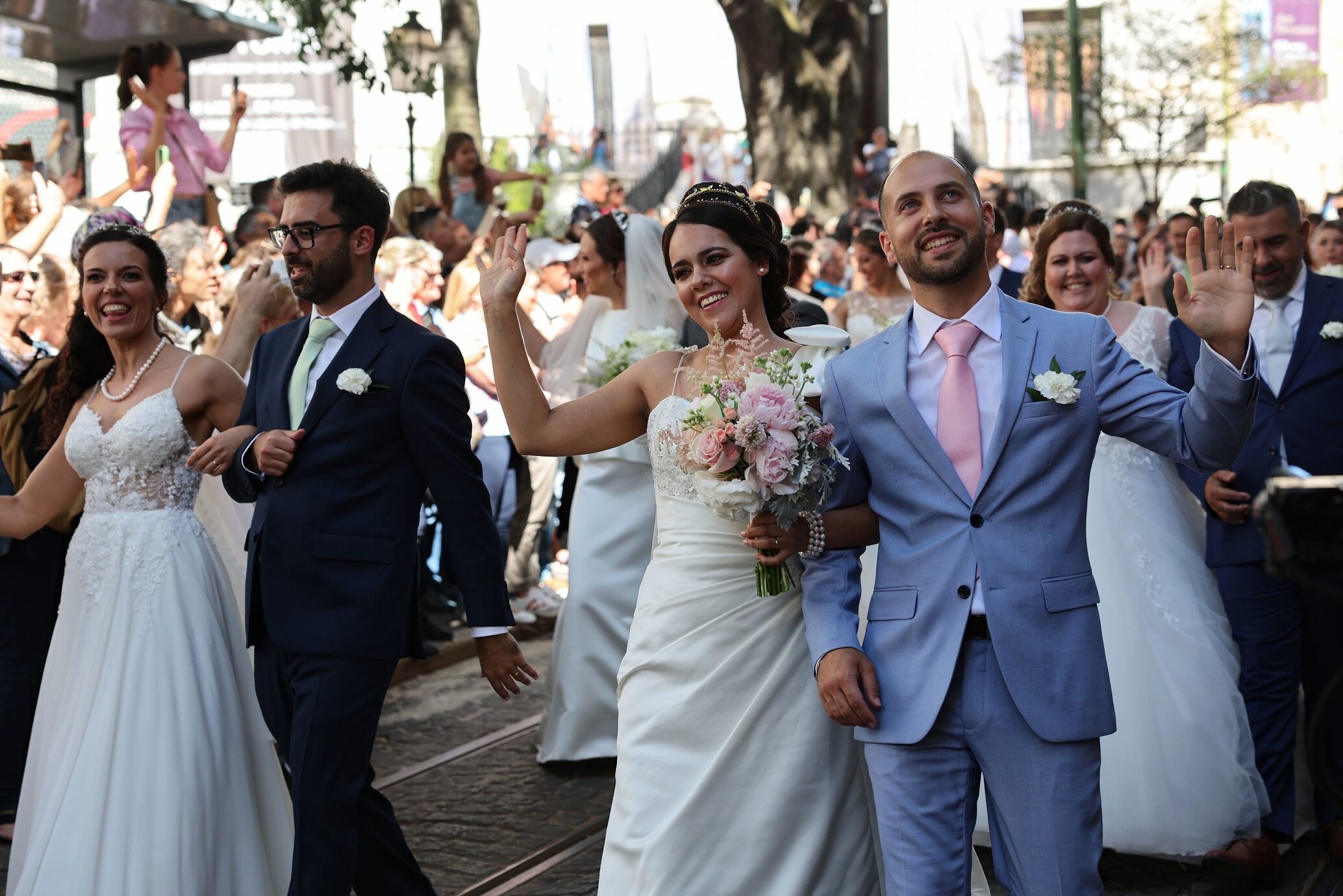 Lisbon Celebrates Diversity with 16 Couples from 9 Nationalities in Santo António Weddings