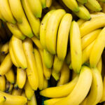 Nem frigorífico nem fruteira: este é o local ideal para conservar as bananas durante mais tempo no verão