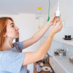 Vai comprar uma lâmpada para casa? Na embalagem há um número que pode mudar completamente o ambiente da divisão