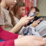 Para breve em Portugal? Já chegou à Europa proibição de redes sociais para menores de 15 anos