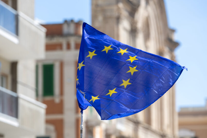 Bandeira da União Europeia. Crédito: Freepik