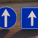 Muitos condutores confundem: saiba a diferença entre estes sinais de trânsito quase iguais e evite multas