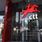 Milhares de portugueses têm estes papéis valiosos em casa: se não os entregar aos CTT até esta data vai perder rendimentos