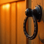 Já viu uma ferradura na porta de uma casa? Saiba o que significa e onde pode encontrar em Portugal