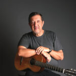 Rui Veloso acusado de ter “sabotado” a carreira de Jorge Vadio: caso envolve contrato da década de 2000 e José Cid é testemunha