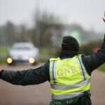 Em Espanha é legal, mas dá multa em Portugal: muitos condutores estão a usar este dispositivo na estrada e pode sair caro