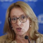 Governo “não abre nem fecha a porta” a rever subida do salário mínimo