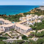 Idoso alemão passa férias neste hotel no Algarve há 34 anos e oferece um jantar aos funcionários por achar que será a última visita