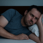 Não consegue ‘desligar’ à noite? Neurologista deixa hábito simples que pode ‘transformar’ as suas noites de sono