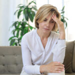 Mulher condenada a ‘pagar’ mais de 100.000€ à Segurança Social após ocultar morte da mãe para receber a pensão de viuvez durante 12 anos