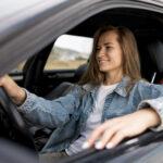 É oficial: novas regras da UE para a carta de condução entraram em vigor e há novidades para esta faixa etária